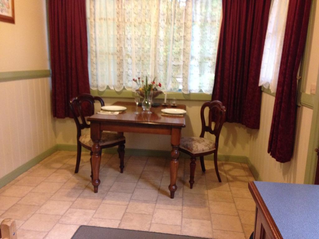 Secrets Hideaway Bed & Breakfast Blackheath Phòng bức ảnh